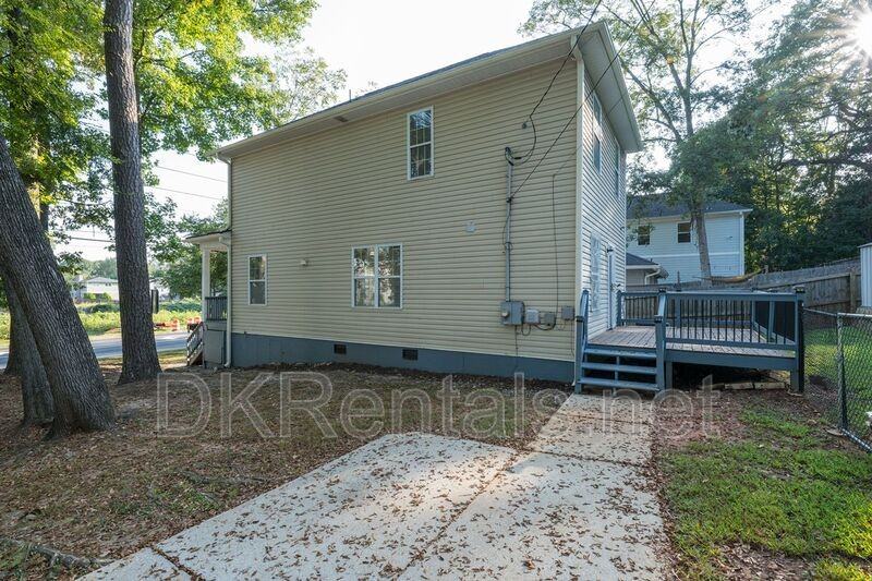 1331 Memorial Dr Se - Photo 4 of 27