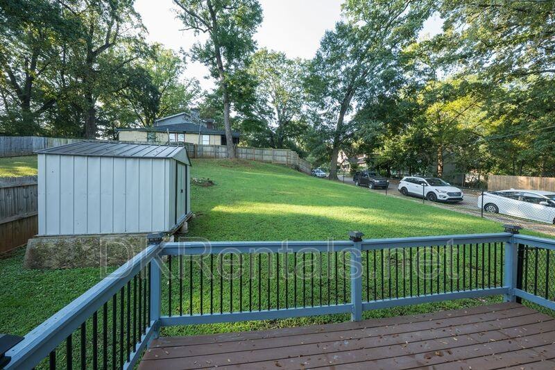 1331 Memorial Dr Se - Photo 5 of 27