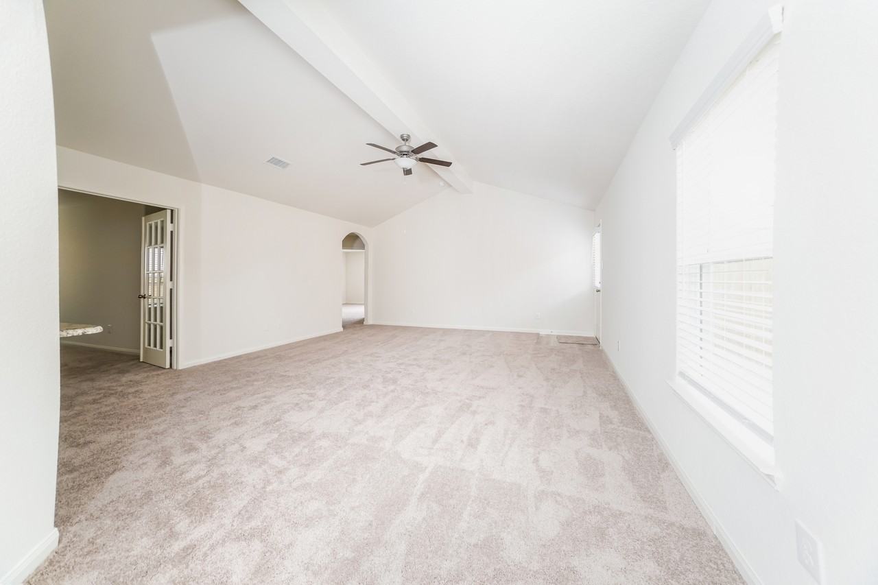 26709 Frost Dr - Photo 2 of 29