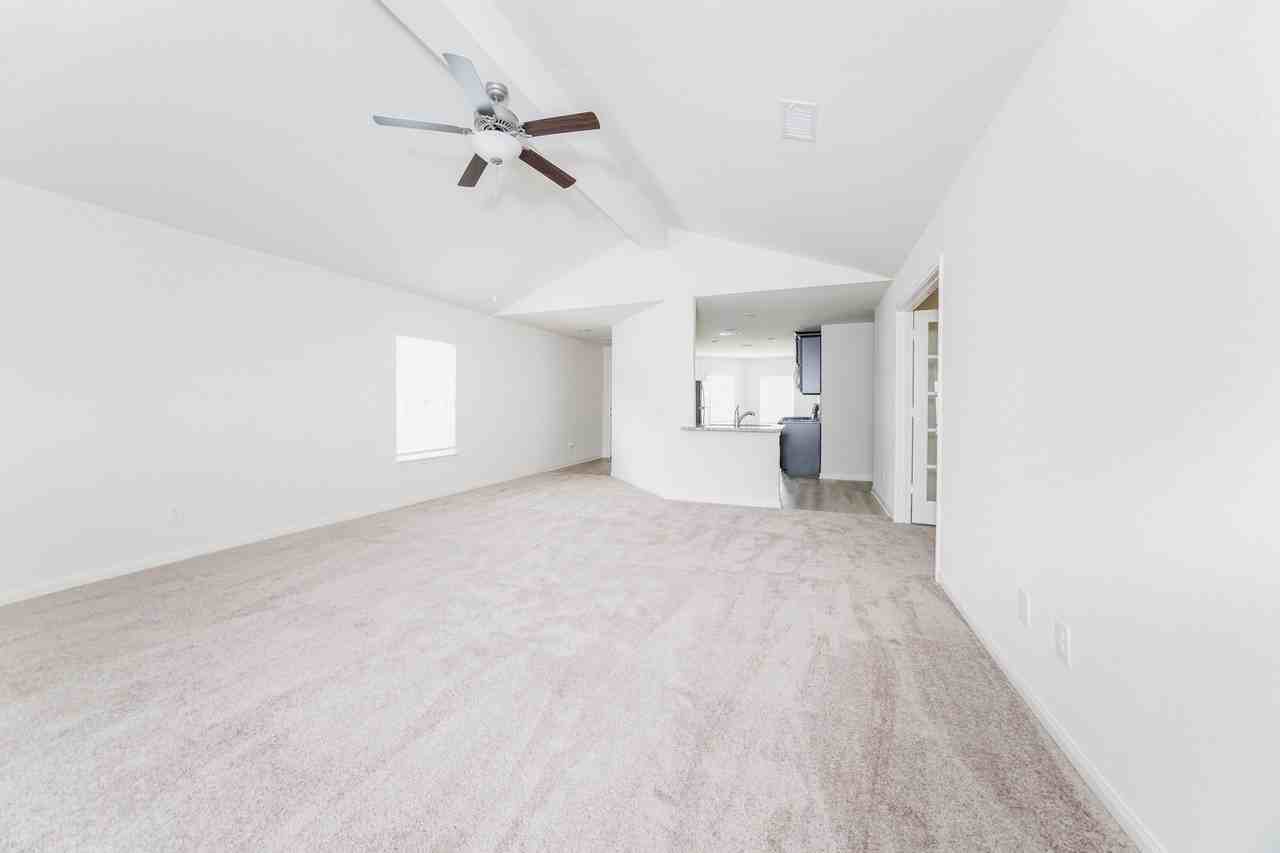 26709 Frost Dr - Photo 3 of 29