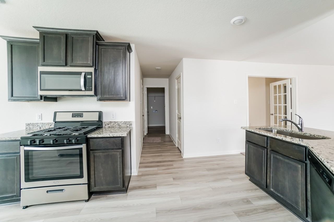 26709 Frost Dr - Photo 7 of 29