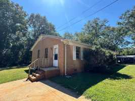 featured image of 122 Woodland Ave