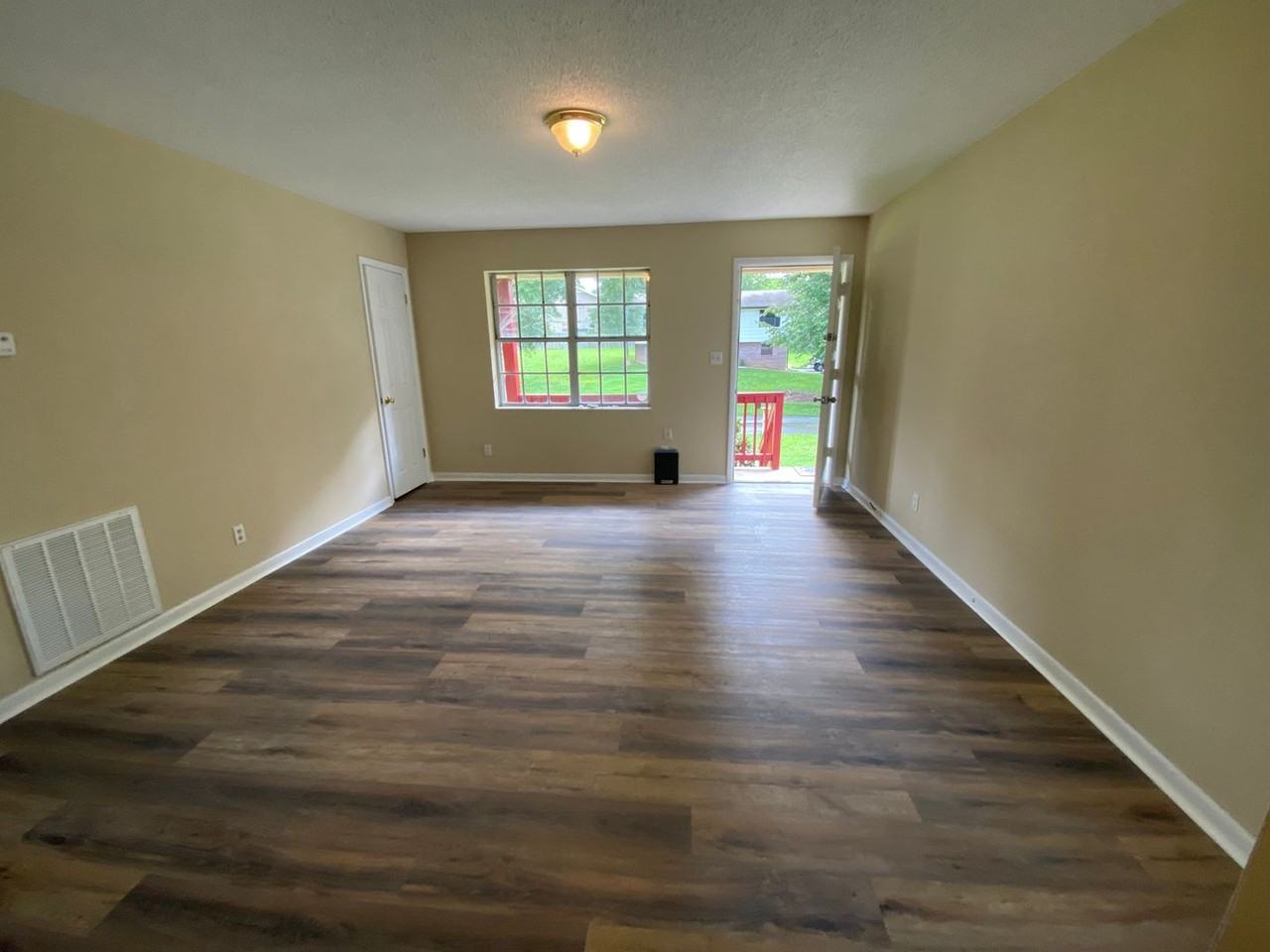 2232 Basswood Pl Se #B - Photo 3 of 10