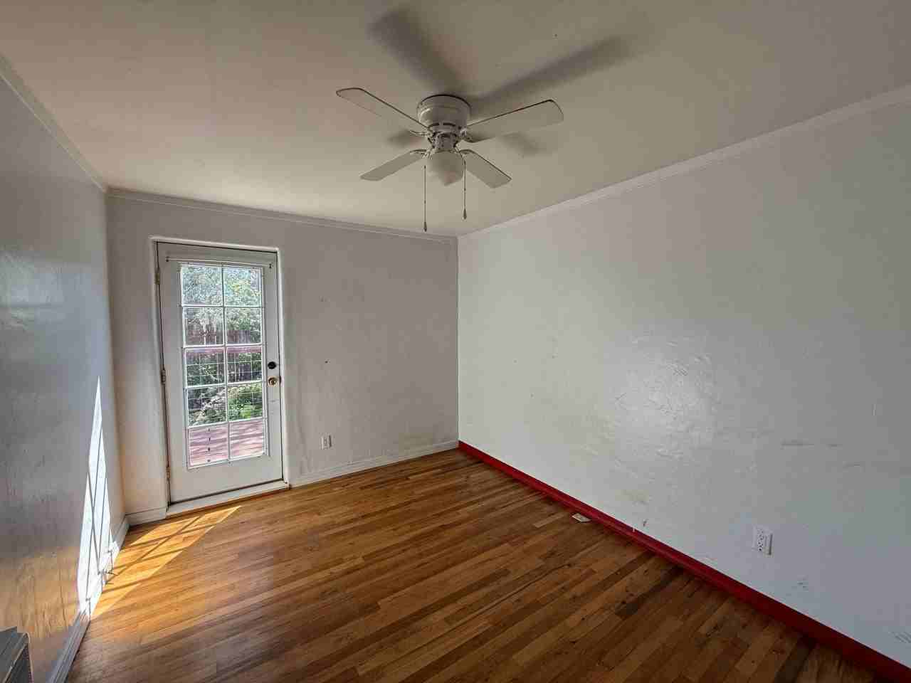 1317 W Kelly St - Photo 3 of 7