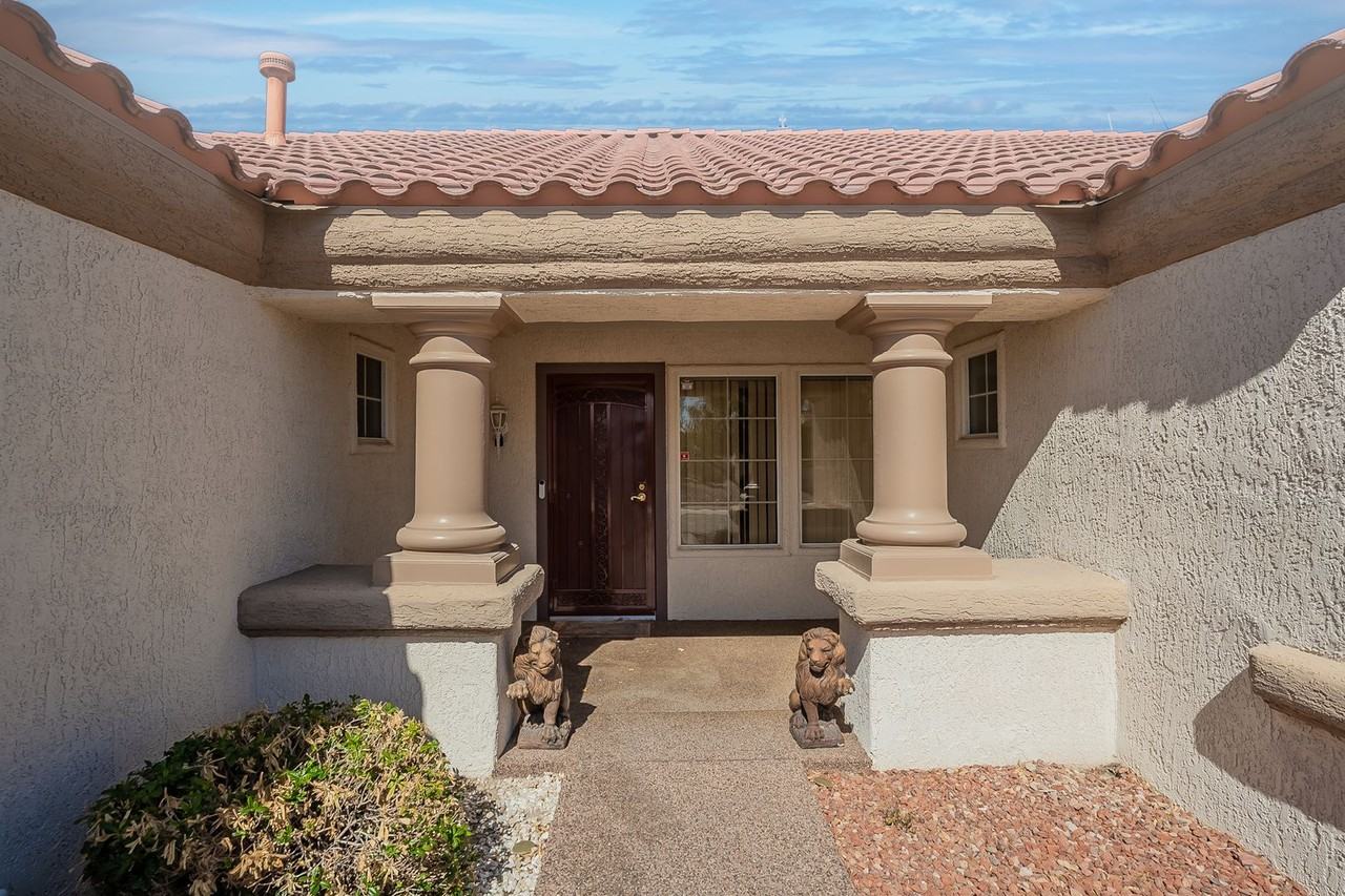 2825 Castle Bar Drive - Photo 3 of 36