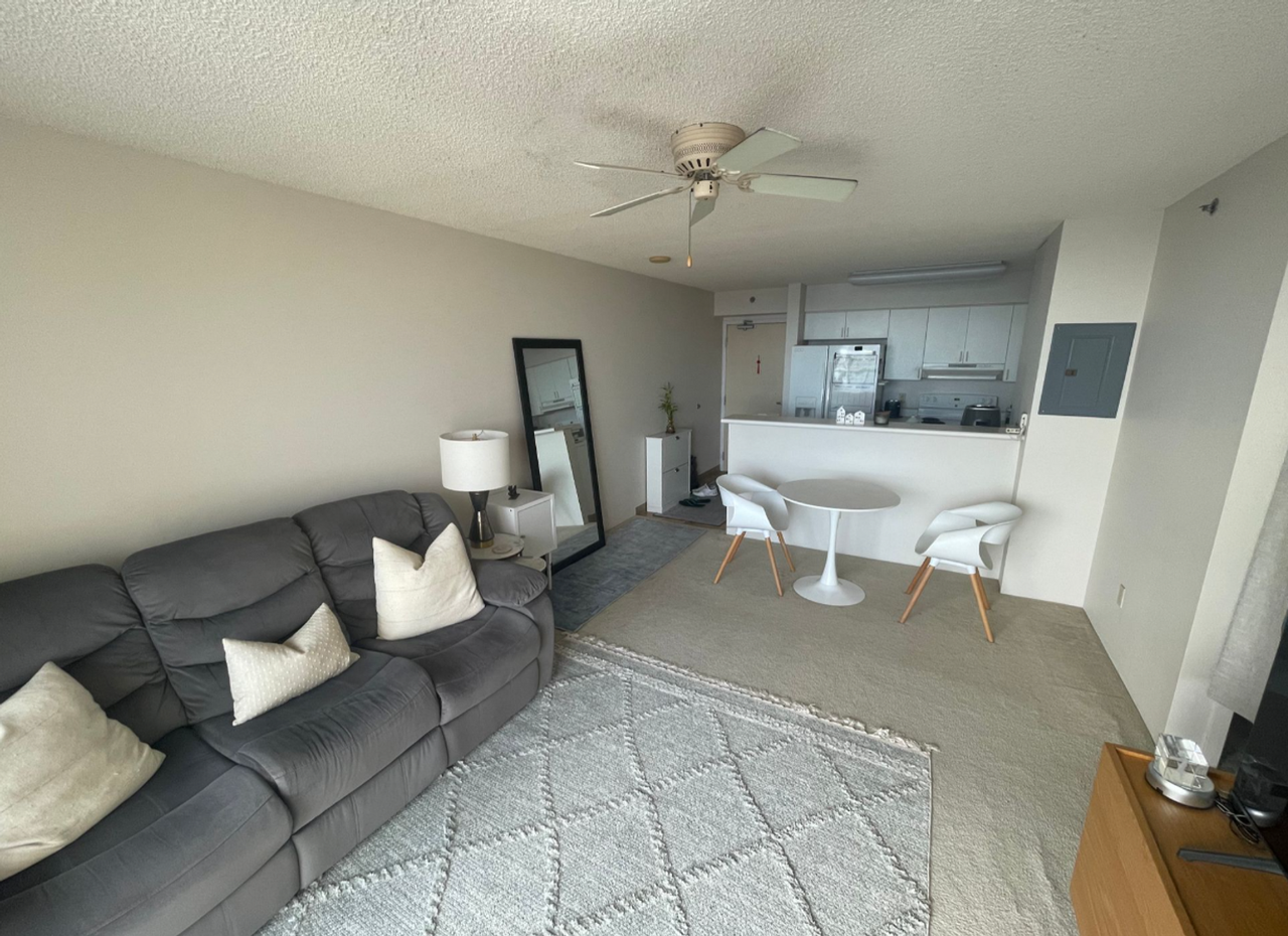 215 N King St #1903 - Photo 2 of 10