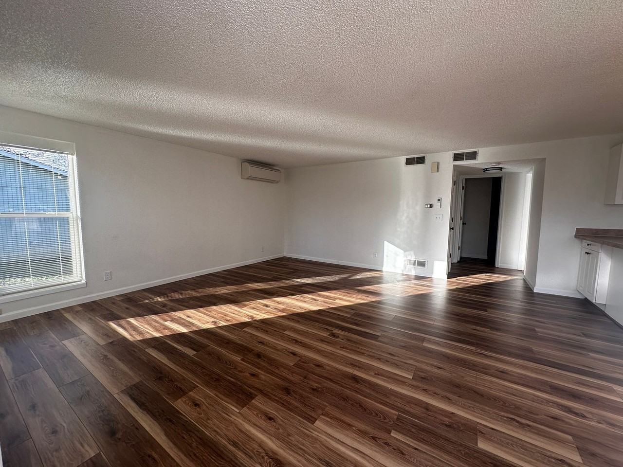 662 D St - Photo 2 of 6