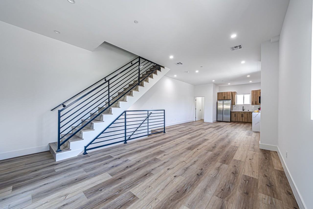 4445 1/2 Auckland Ave - Photo 5 of 34