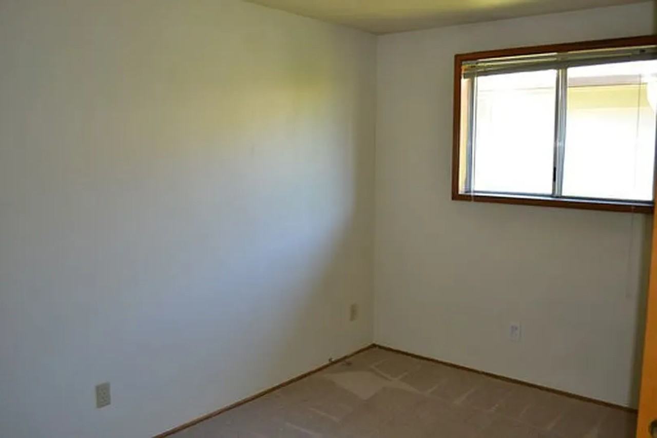 1240 Nw 26th St - Photo 4 of 14