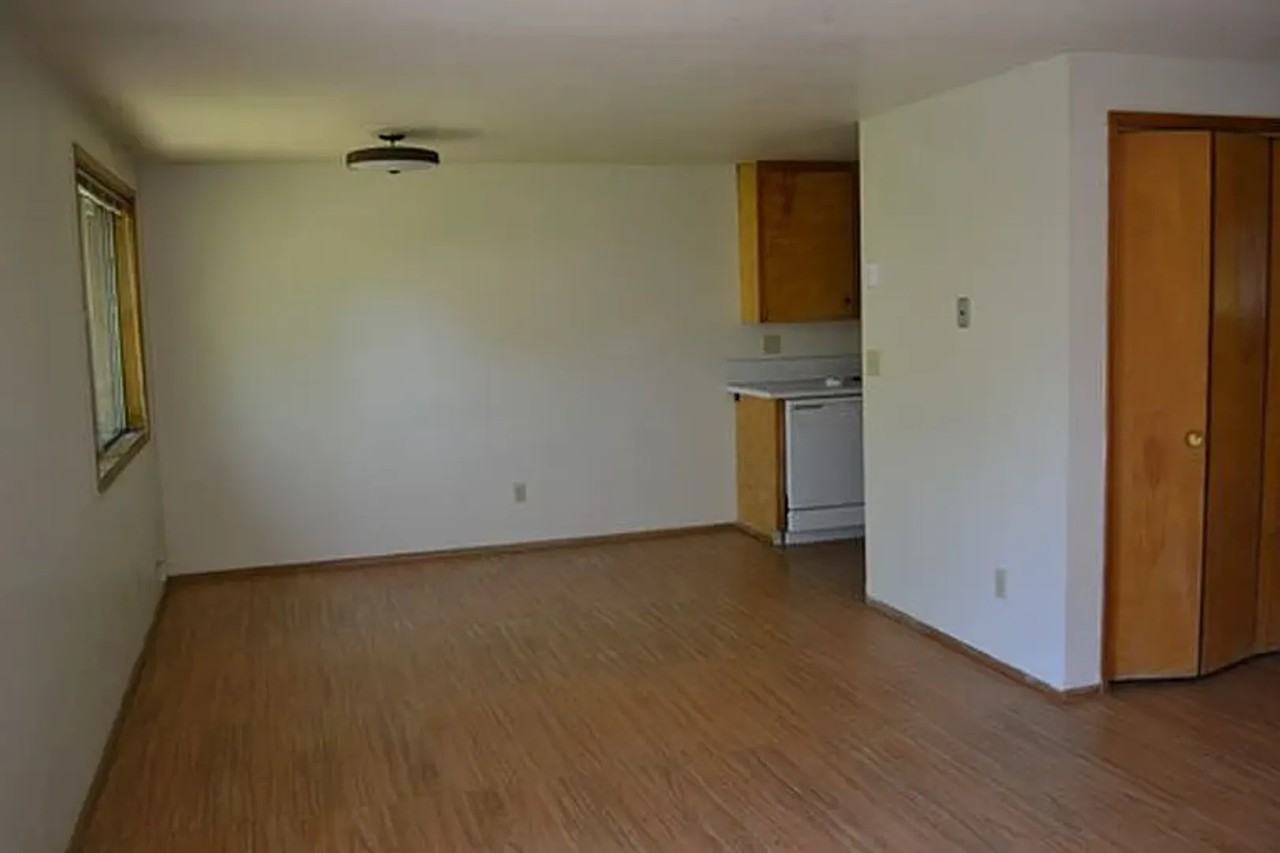1240 Nw 26th St - Photo 7 of 14
