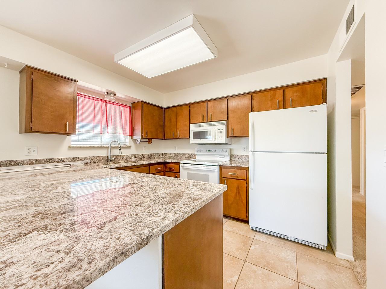 834 W 10th St - Photo 5 of 26