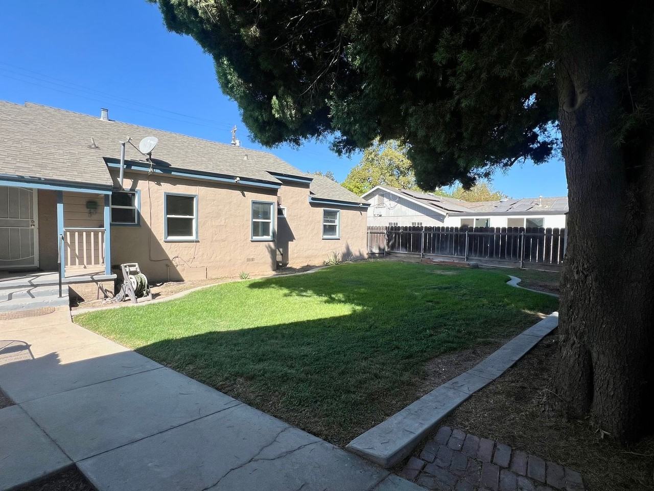 1632 Brayton Ave - Photo 3 of 23