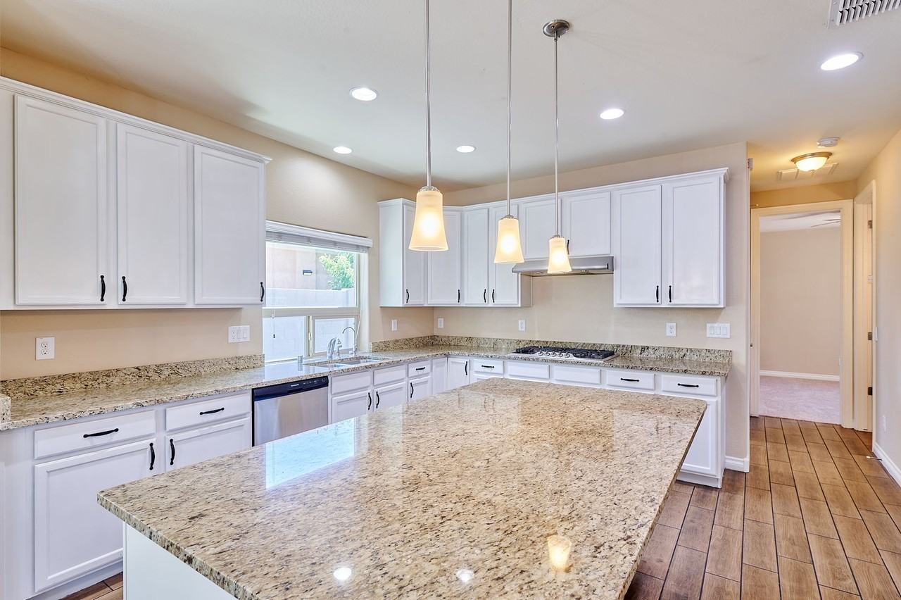 116 E Lynx Pl - Photo 2 of 50