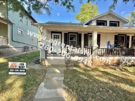 featured image of 1432 Oakland St