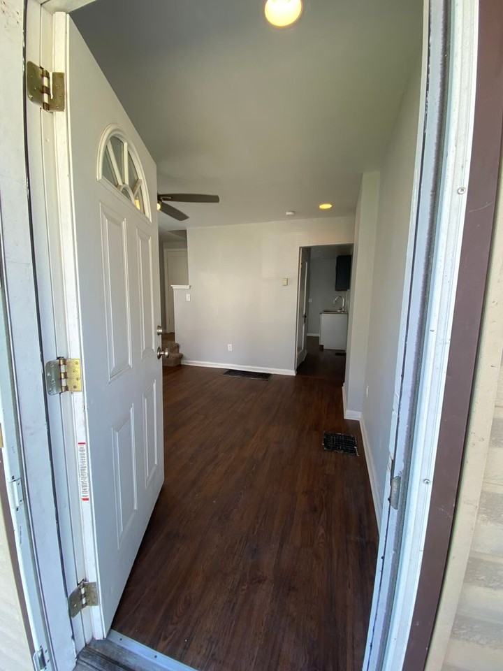 1609 E Whittier St - Photo 2 of 10