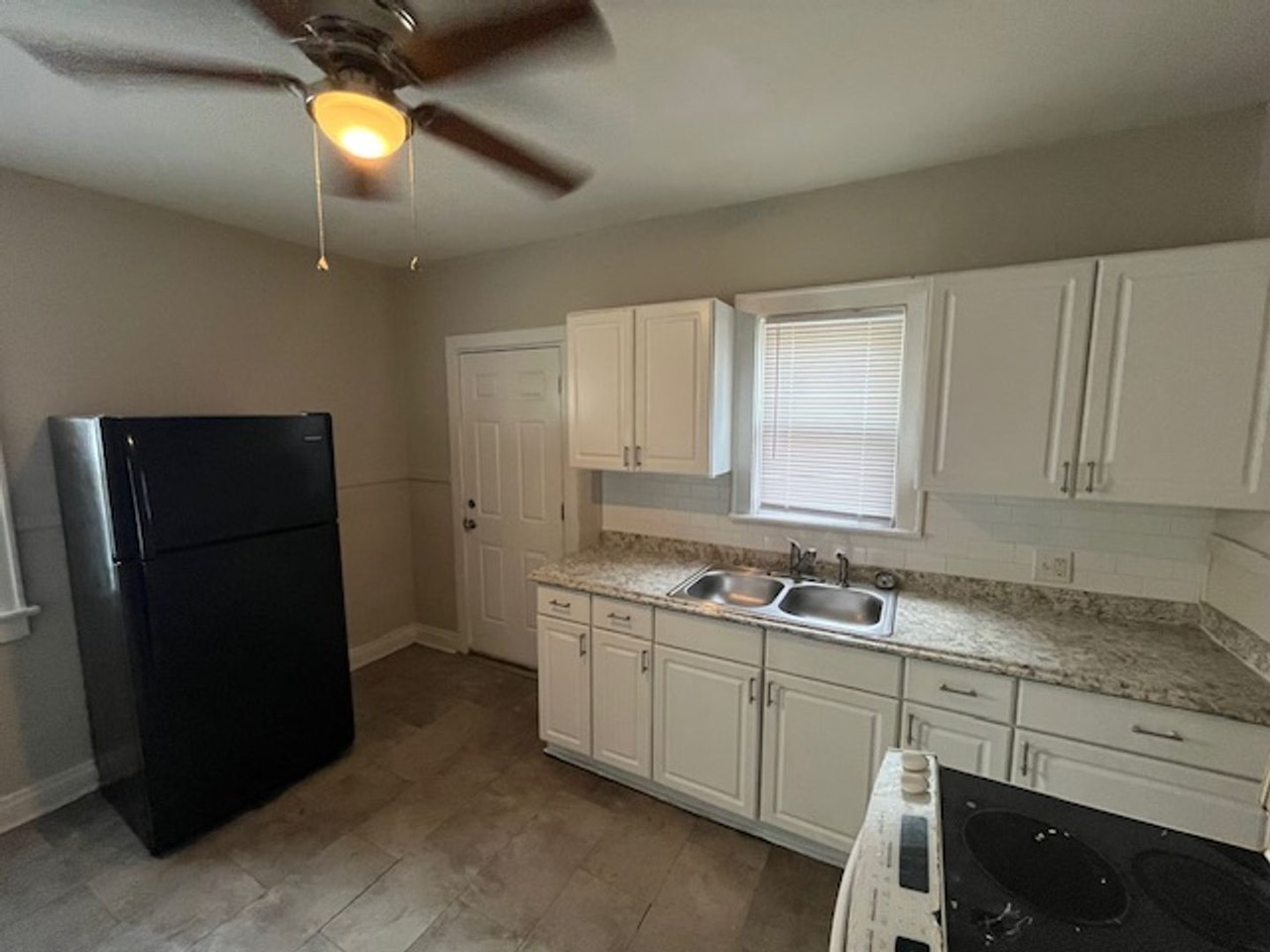 1134 S Champion Ave - Photo 5 of 12