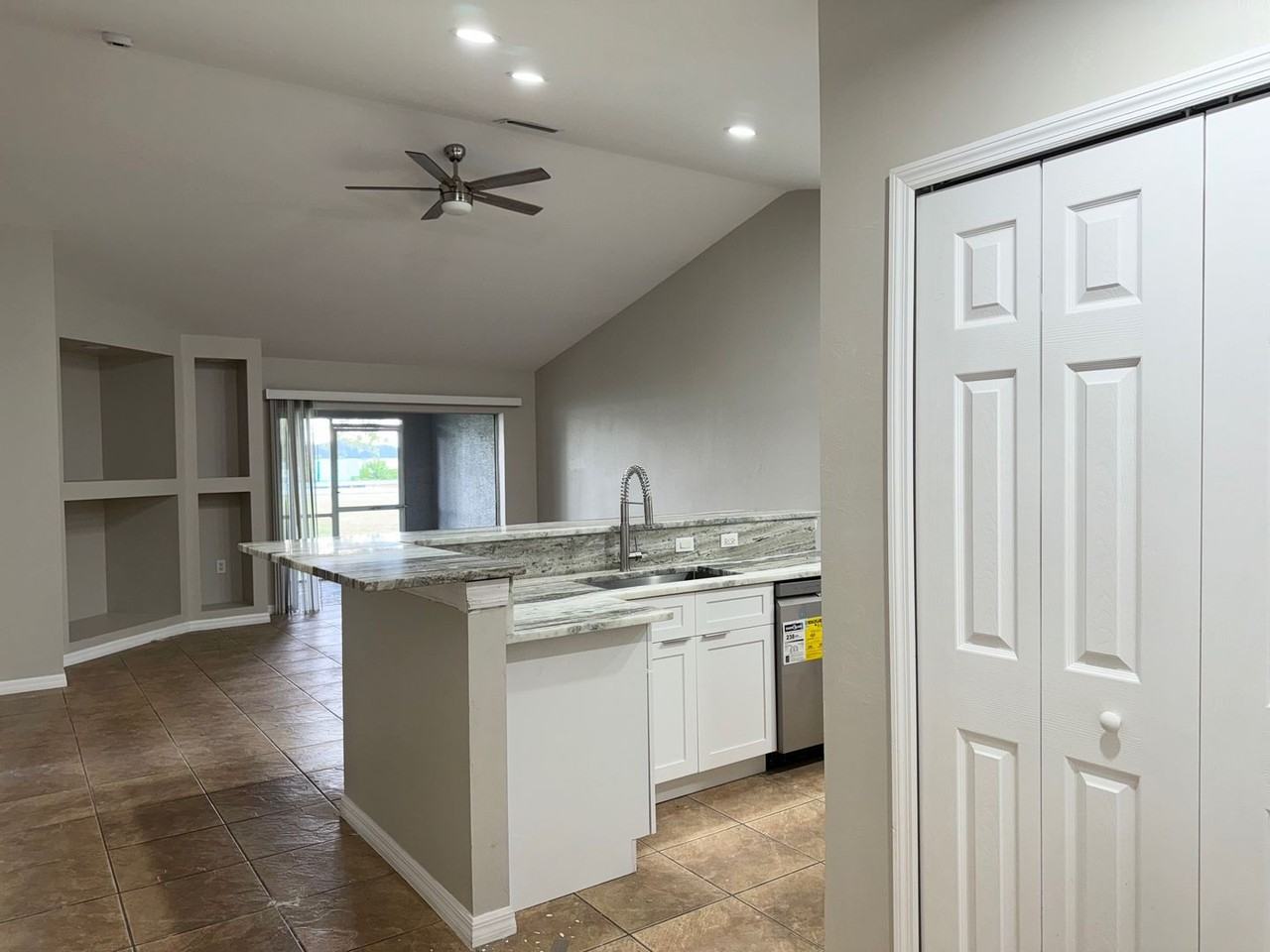 4223 Sw Santa Barbara Pl - Photo 6 of 39