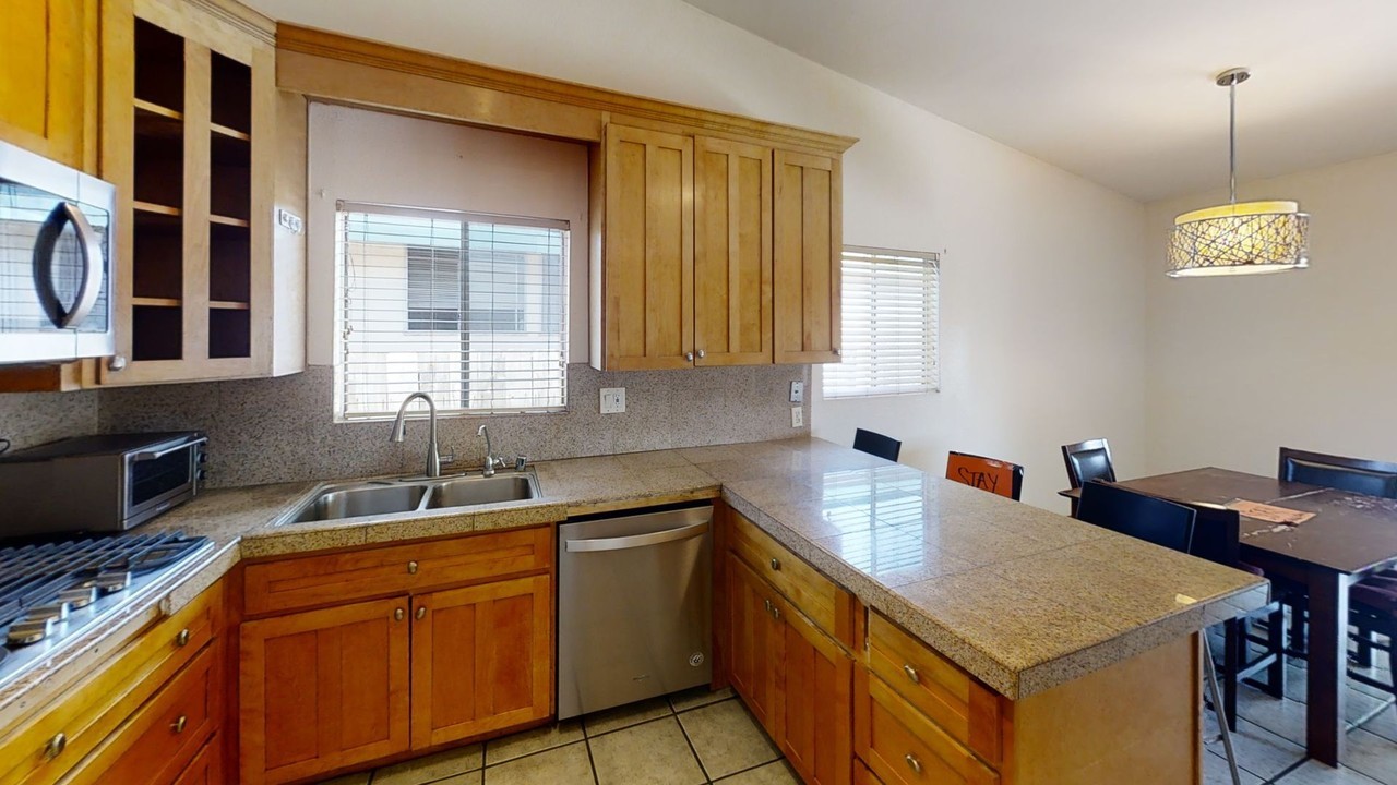 5561 Baja Dr - Photo 7 of 19