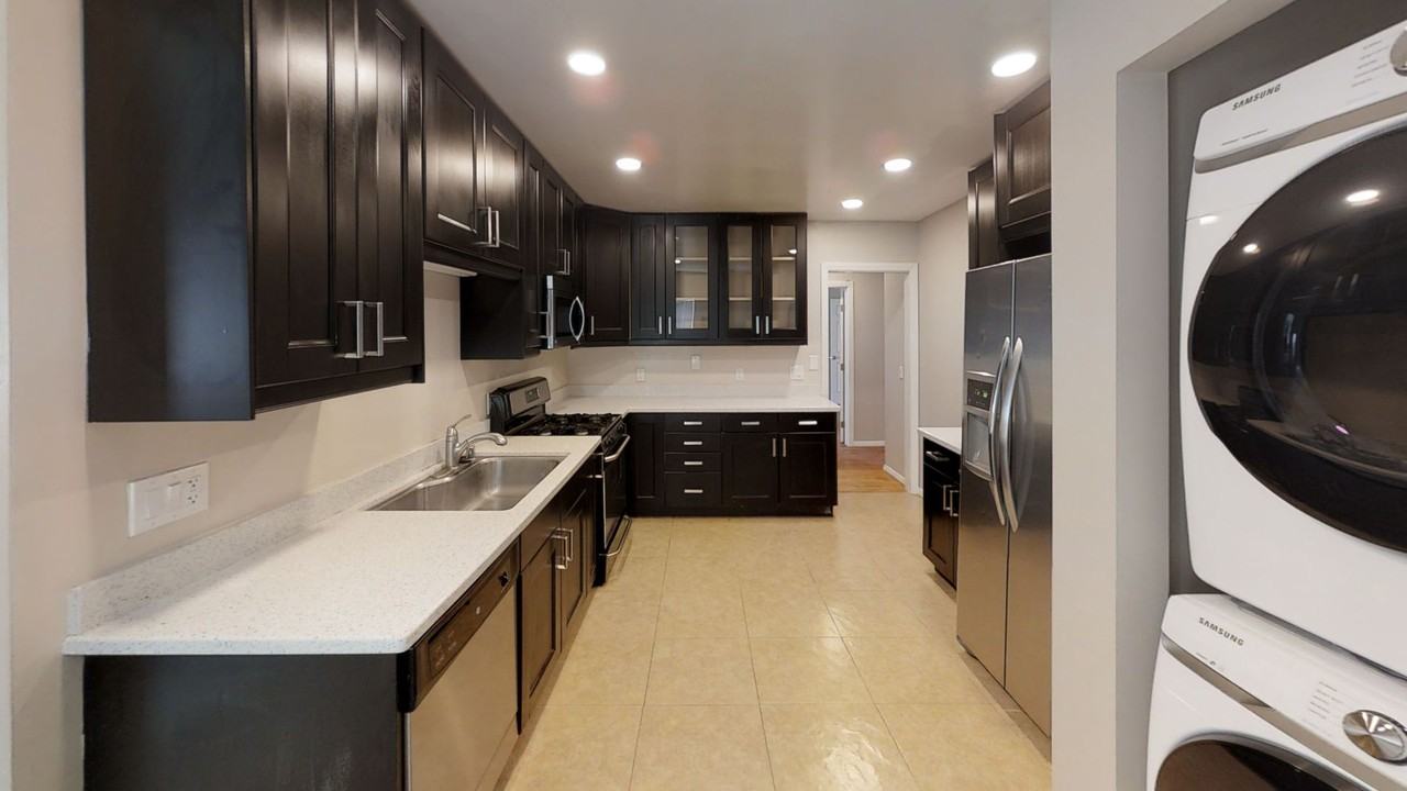 5054 Rockford Drive - Photo 7 of 24