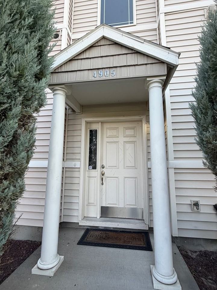 4905 Montague Lane - Photo 2 of 30