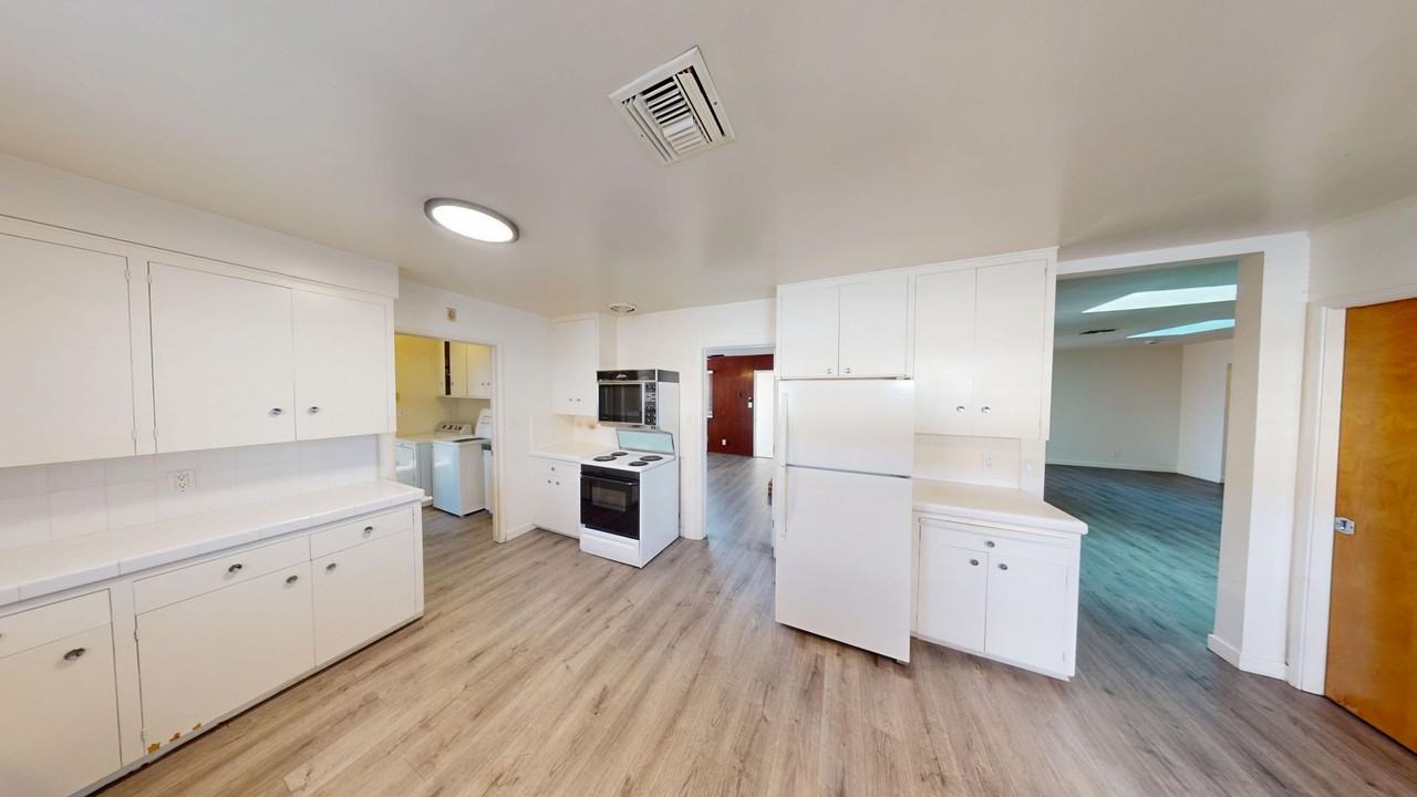 5704 Dorothy Drive - Photo 5 of 21