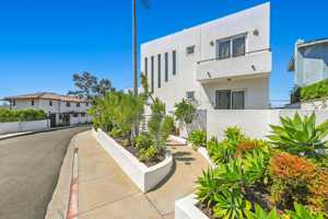 featured image of 2700 Barnson Pl