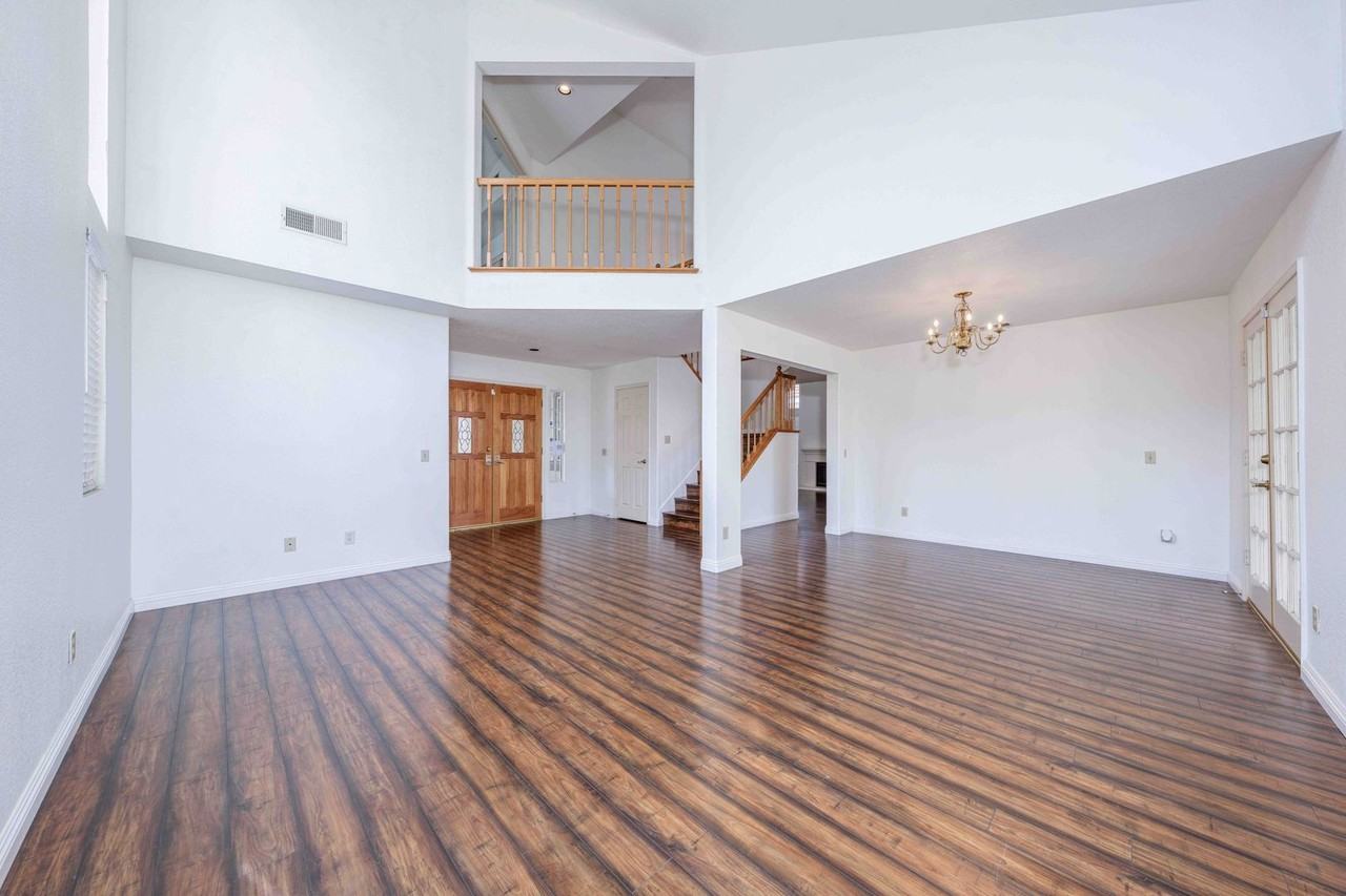 2985 Amber Drive - Photo 2 of 37