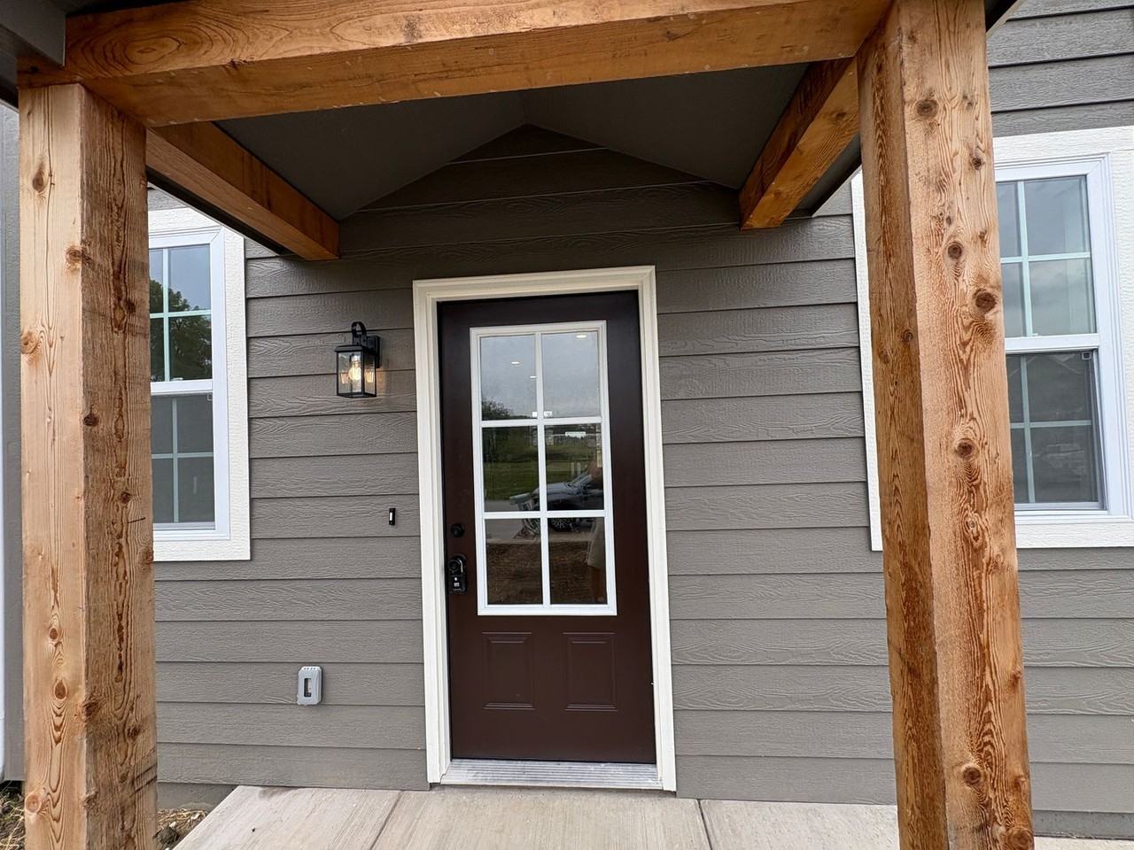 816 14th St - Photo 2 of 24