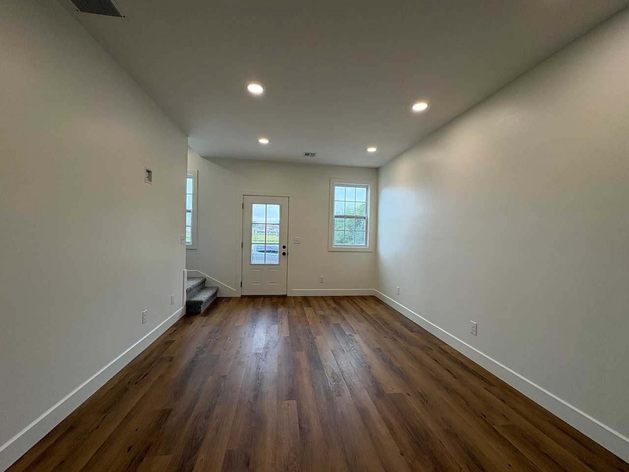 816 14th St - Photo 3 of 24