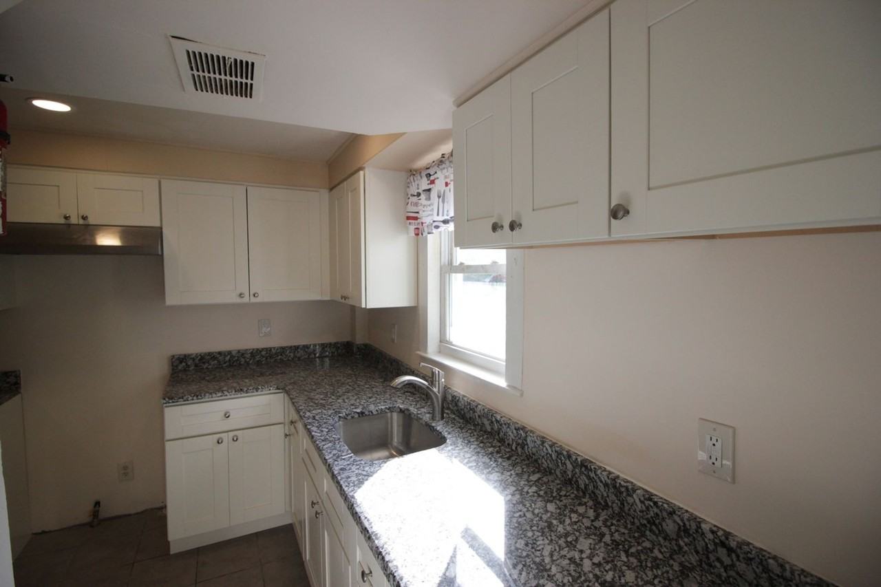 13 Paynter Dr - Photo 2 of 12