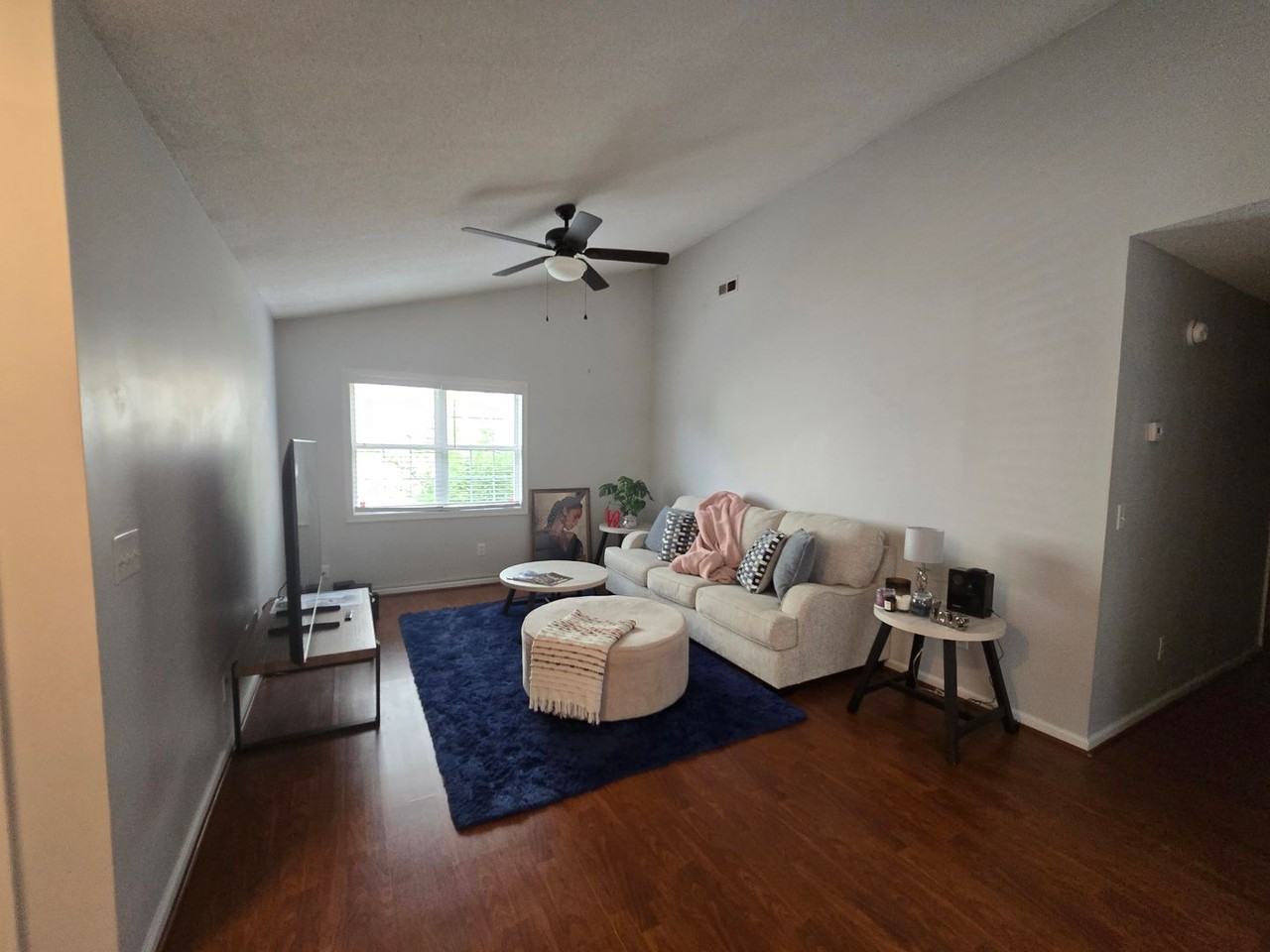 121 Bayberry Dr - Photo 2 of 9