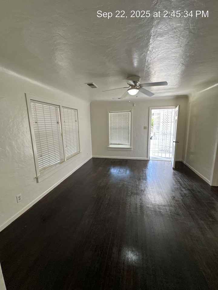 1006 N Conyer St - Photo 2 of 23