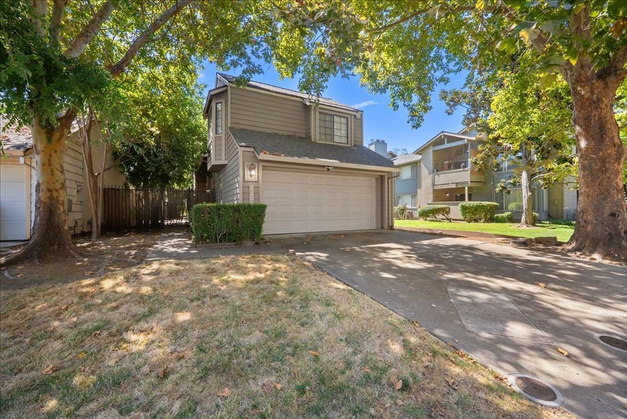 2289 Sandcastle Way - Photo 2 of 22