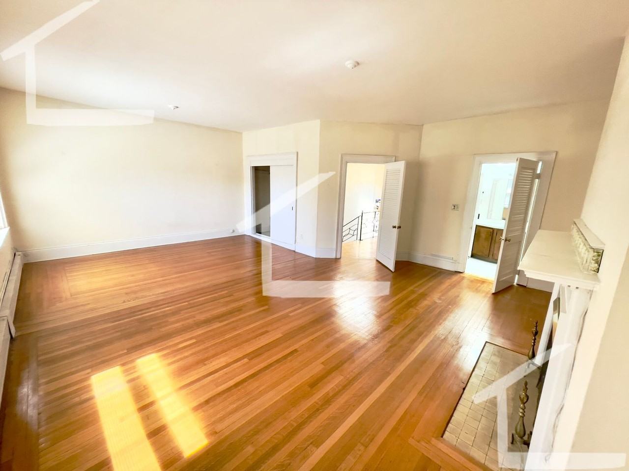 1712 Beacon St - Photo 7 of 16