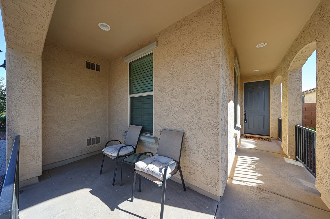 17965 West Encinas Lane - Photo 4 of 50