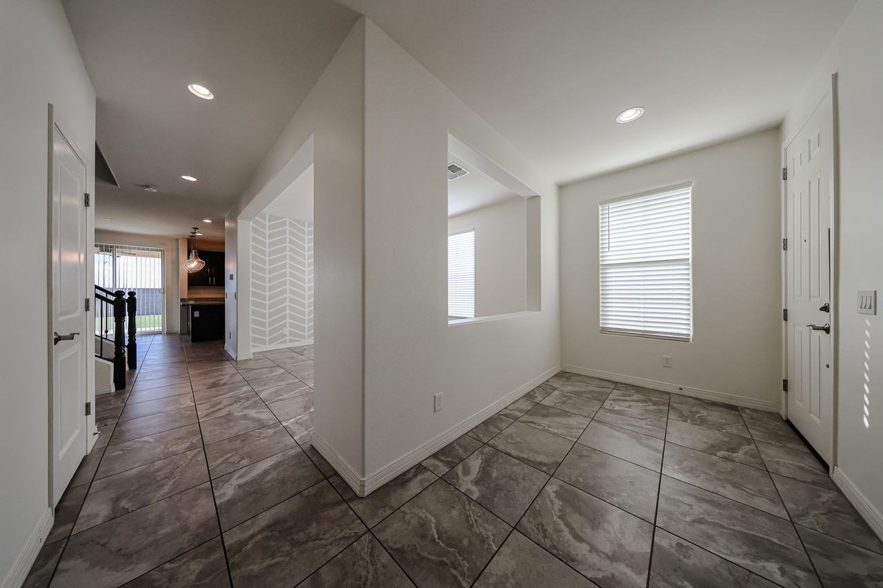 17965 West Encinas Lane - Photo 5 of 50