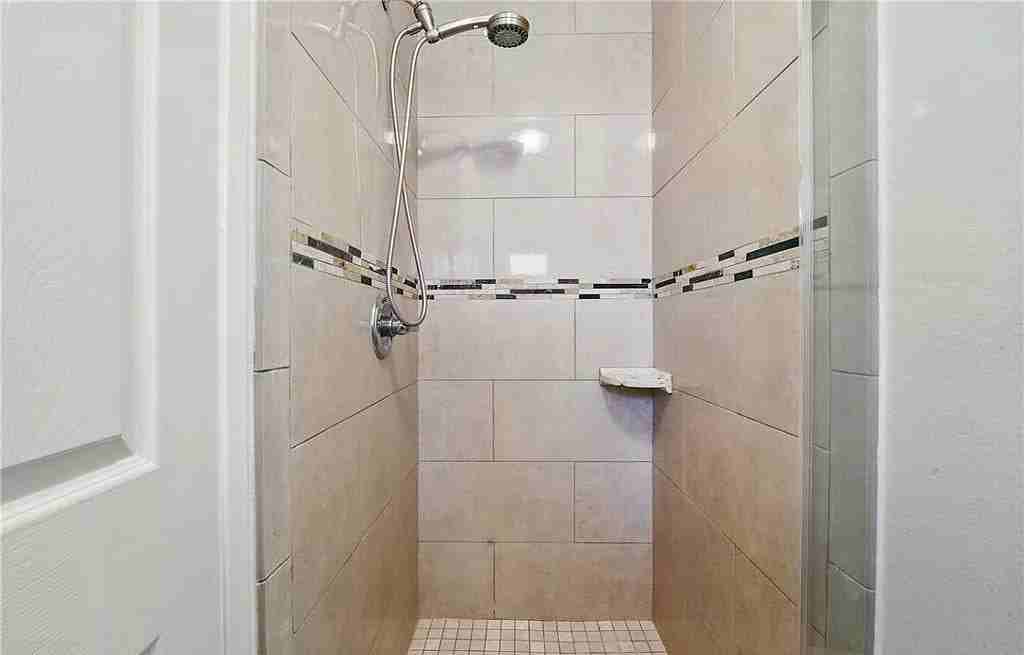 14861 Mulberry Dr - Photo 3 of 8