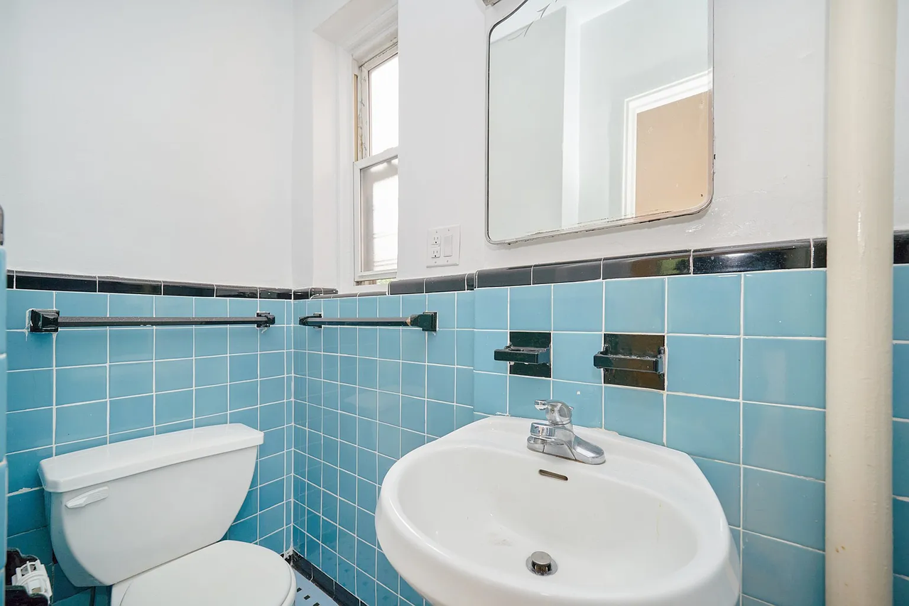 500 Kappock St - Photo 3 of 7