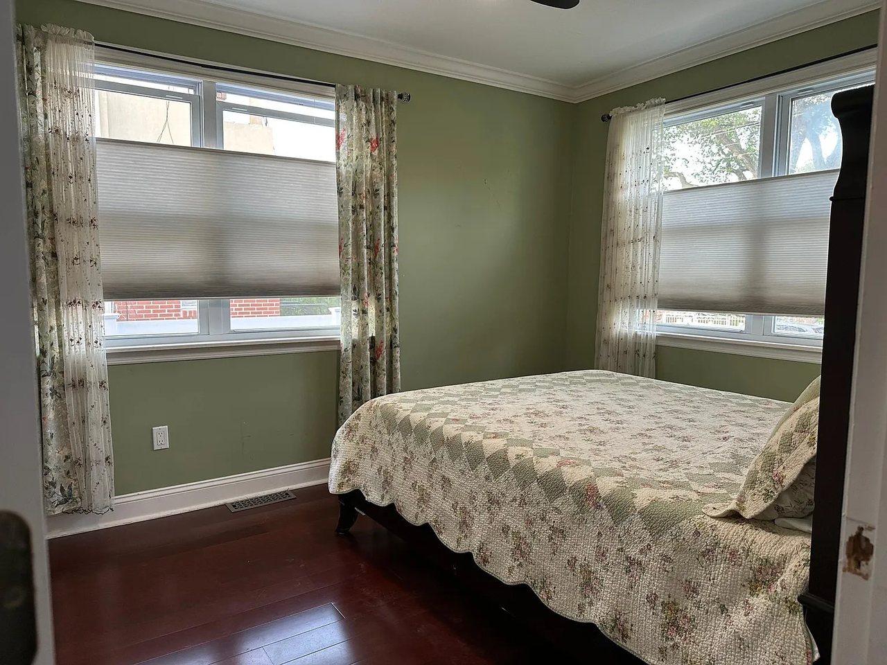 14556 175Th St , Ny - Photo 2 of 10