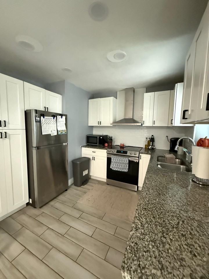 4535 Arch St - Photo 2 of 36