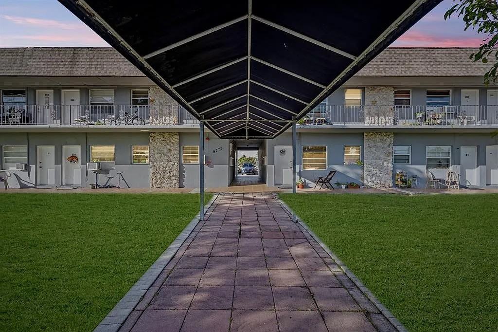 9375 Sw 40Th Ter - Photo 2 of 18