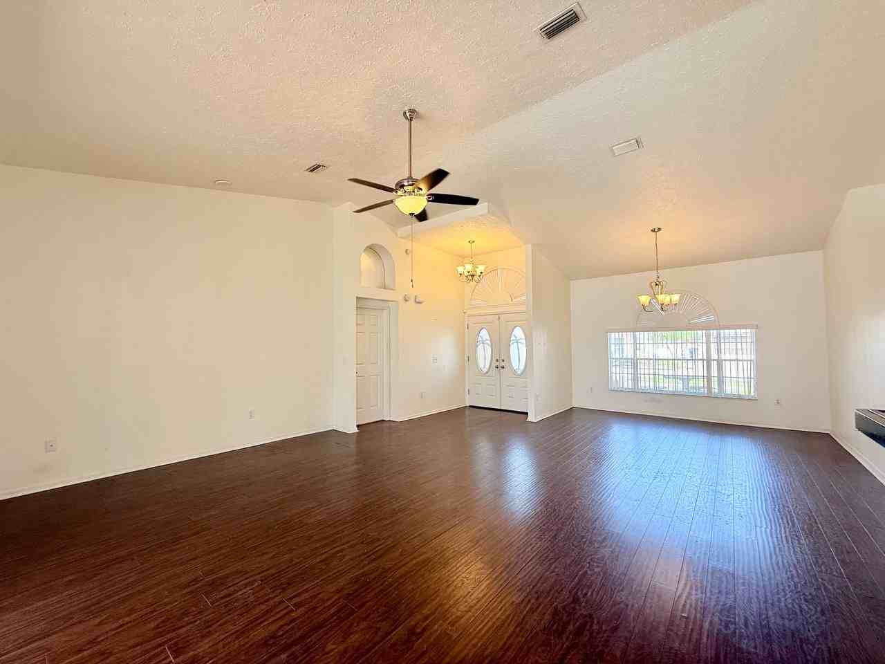 4528 Dumont St - Photo 3 of 44