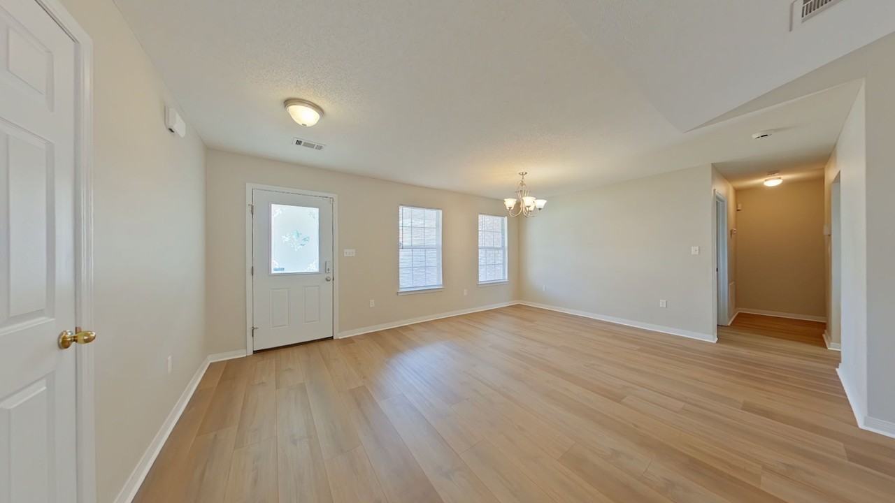 160 Conquest Ave - Photo 3 of 24