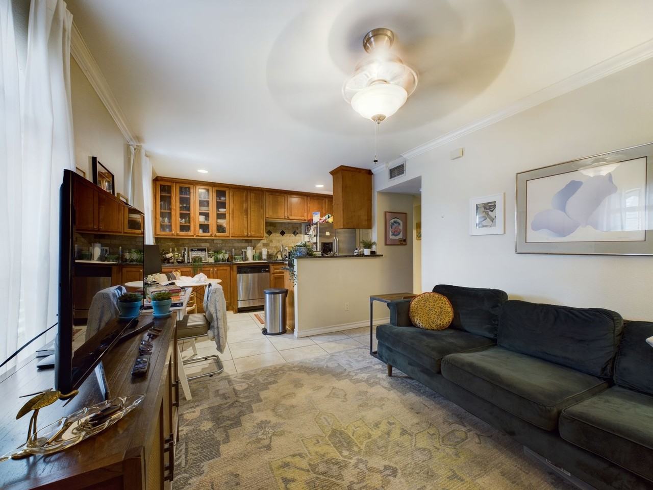 407 E 45th St #216 - Photo 5 of 13