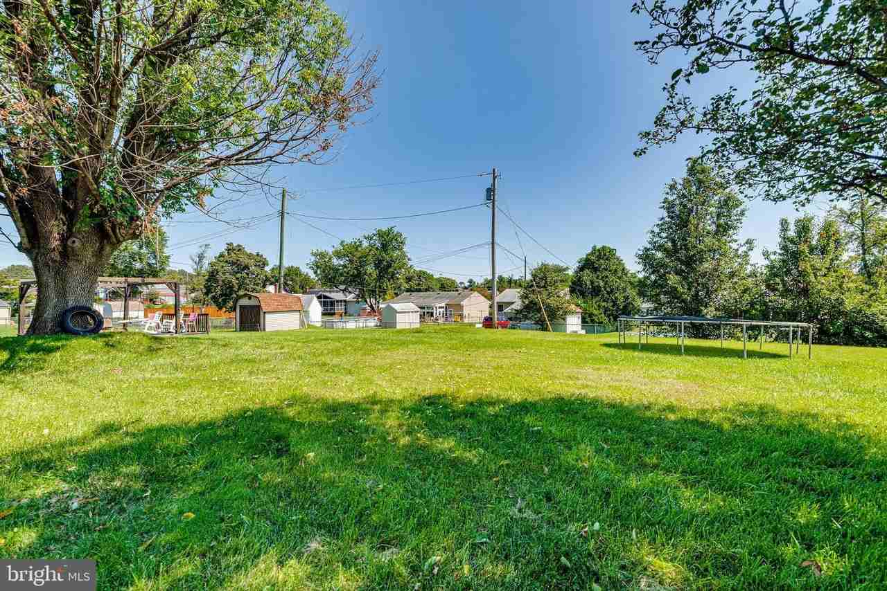 5811 Larsen St - Photo 7 of 26