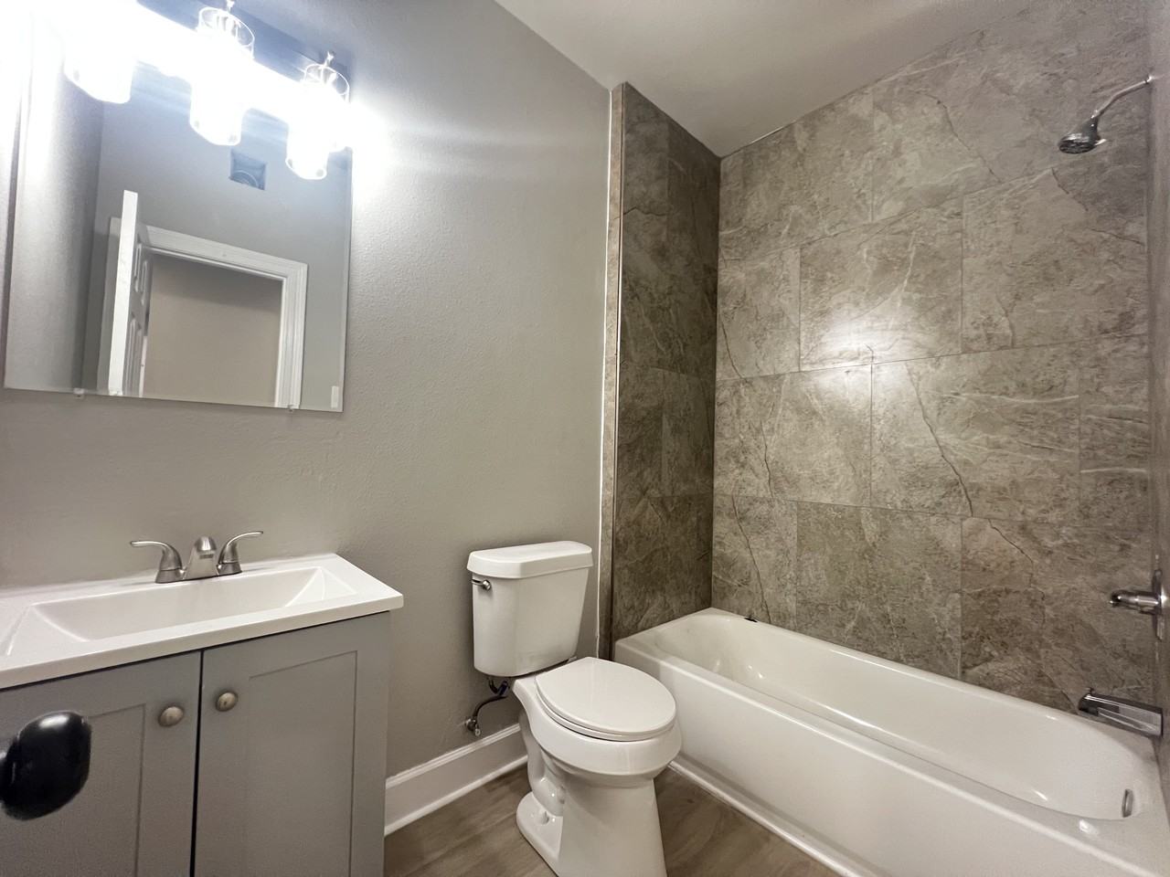 637 Iberville St - Photo 5 of 9