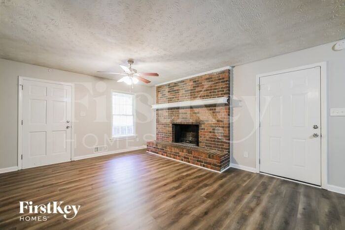 5705 Hiram Lithia Springs Rd - Photo 3 of 16