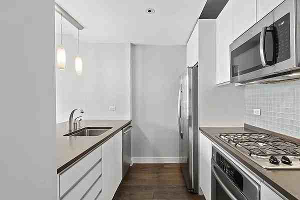 Gold St #7J - Photo 3 of 20