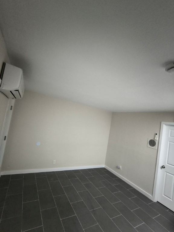 10305 N 15th Ave #3 - Photo 5 of 6