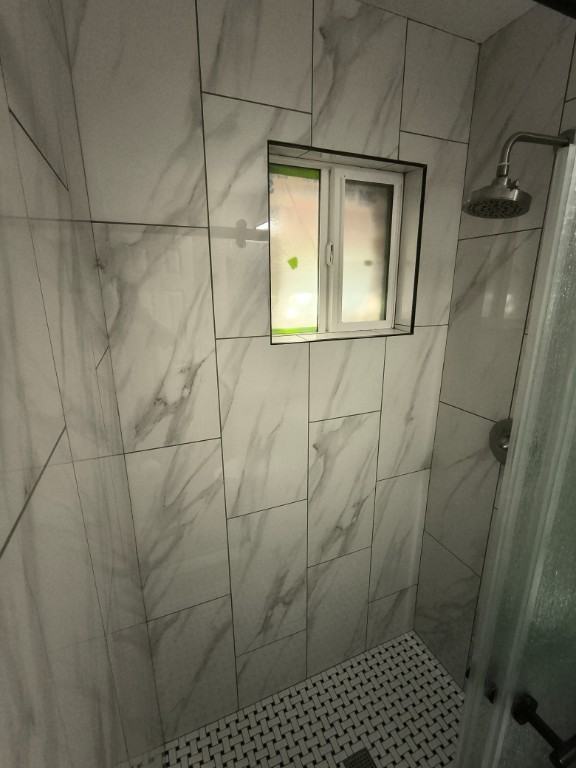 10305 N 15th Ave #3 - Photo 6 of 6